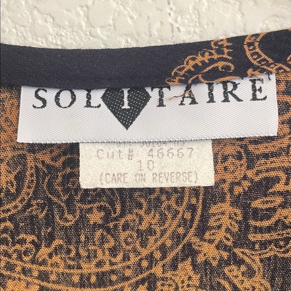 Solitaire Black and Gold Patterned Top - Picture 2 of 10